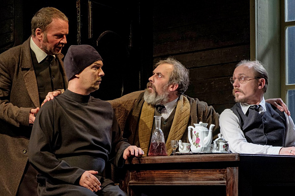 фотография КАРАМАЗОВЫ