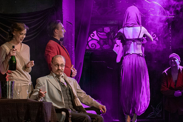 фотография Зойкина квартира